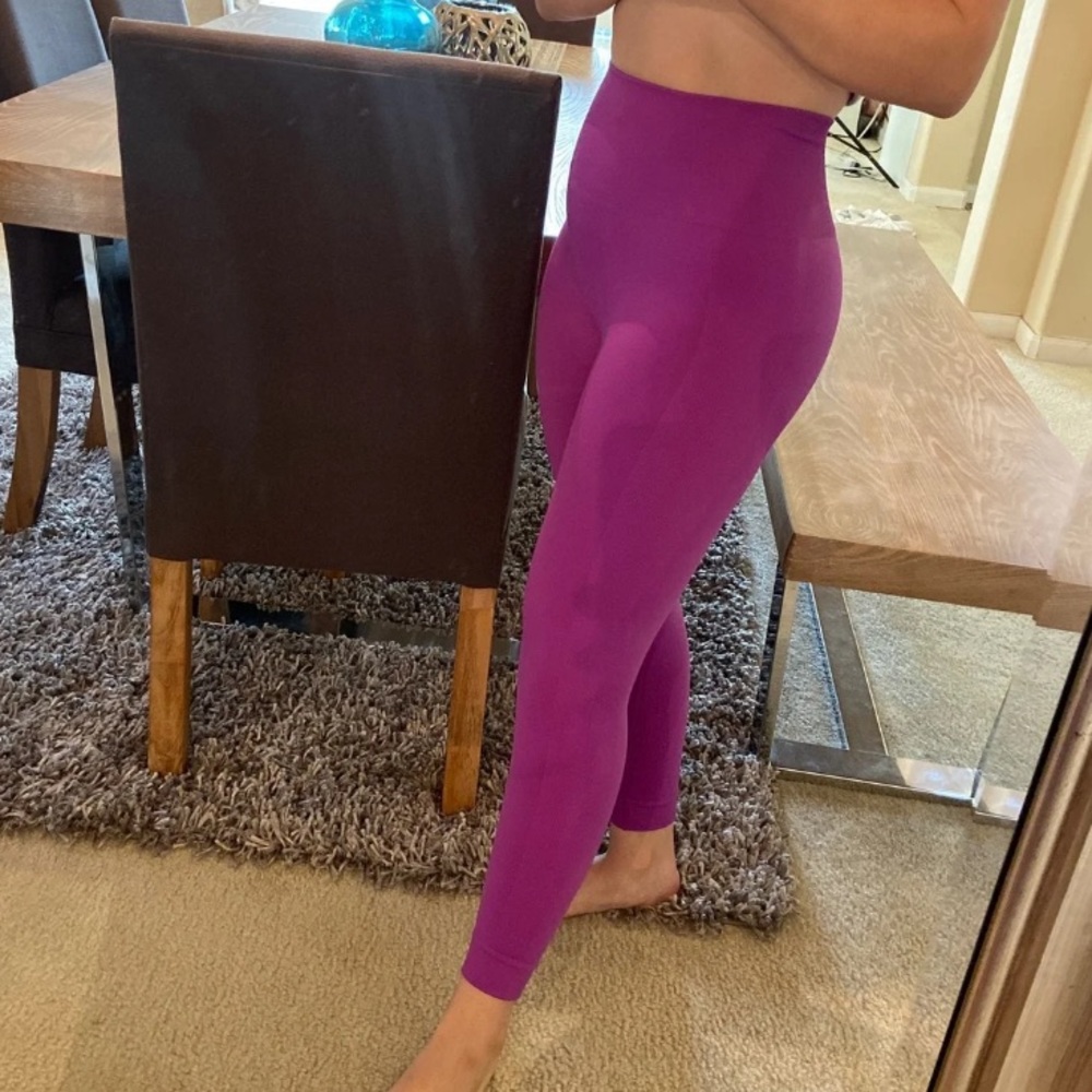 Lululemon leggings magenta purple size 4